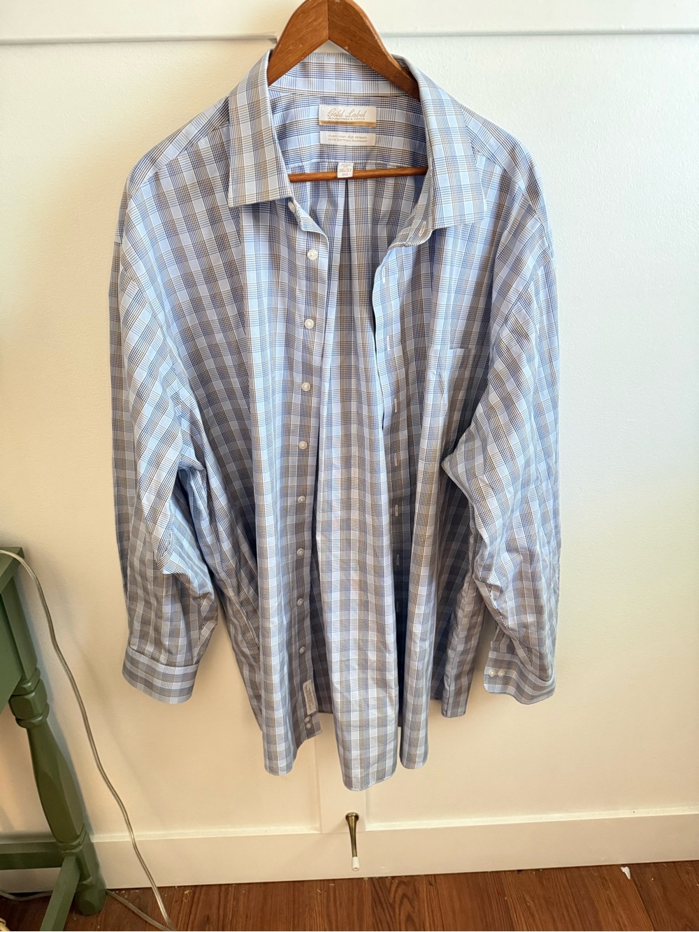 Roundtree & Yorke Men's Light Blue Plaid Button-Up Shirt 19-36/37